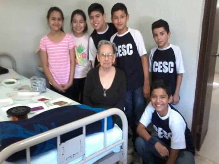 Santa Catarina Students visit to the "Saint Vincent de Paul" nursing home