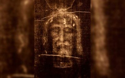 Holy Saturday: Prayer with the Shroud of Turin